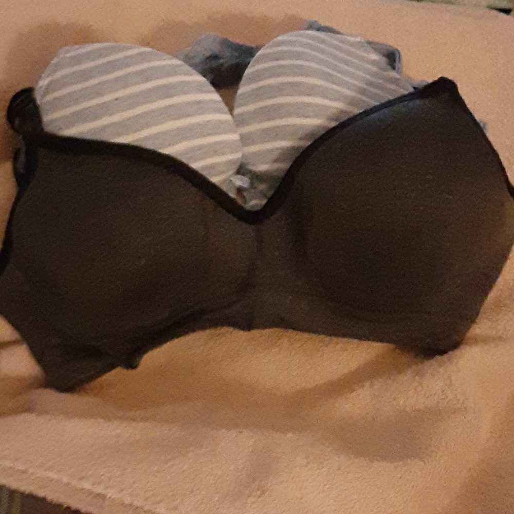 34c Bras padded straphooks & all secure.